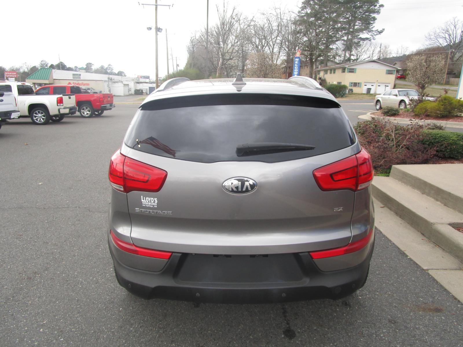 2014 SILVER /GRAY Kia Sportage EX FWD (KNDPC3AC9E7) with an 2.4L V6 DOHC 24V engine, 6-Speed Automatic transmission, located at 1814 Albert Pike Road, Hot Springs, AR, 71913, (501) 623-1717, 34.494228, -93.094070 - Photo #3